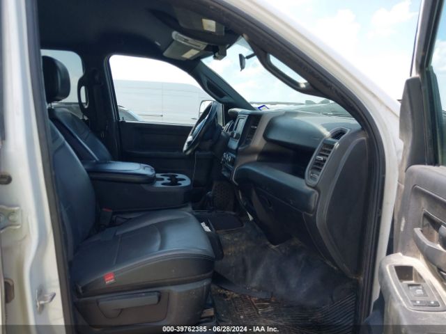 3C6UR5HJ6NG154997 RAM 2500 Tradesman  4x4 8' Box