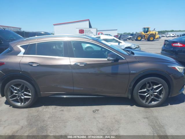 SJKCH5CP9HA023677 Infiniti Qx30 Premium