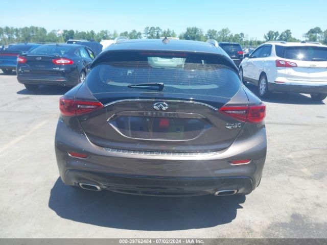 SJKCH5CP9HA023677 Infiniti Qx30 Premium