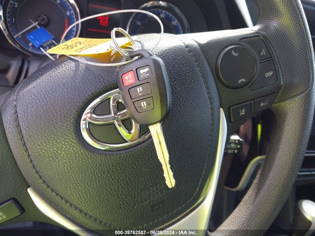 Toyota COROLLA LE 2018 2T1BURHE6JC005535 Image 11