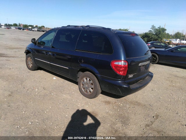 2003 CHRYSLER TOWN & COUNTRY 2C8GP64L73R301763 Photo 2