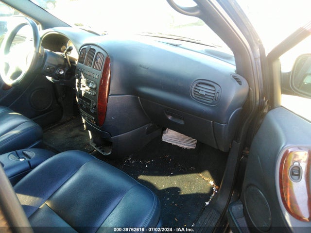 2003 CHRYSLER TOWN & COUNTRY 2C8GP64L73R301763 Photo 4