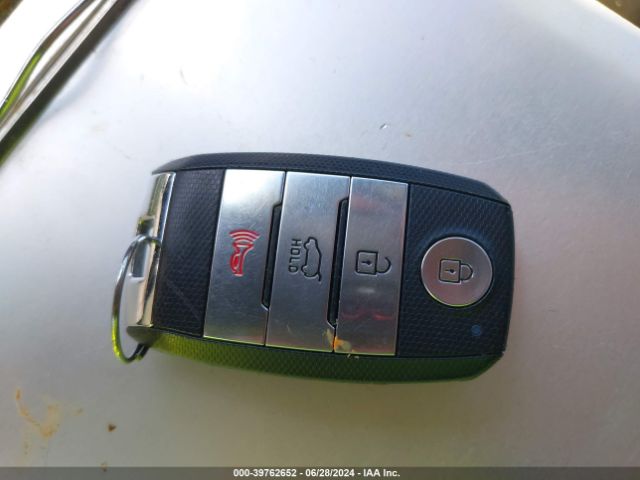 KNDPNCAC9J7425204 KIA Sportage Ex