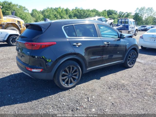 KNDPNCAC9J7425204 KIA Sportage Ex