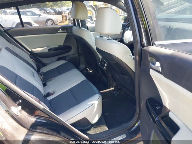 KNDPNCAC9J7425204 KIA Sportage Ex