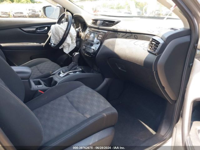 JN1BJ1CR5JW293353 Nissan Rogue Sport Sv