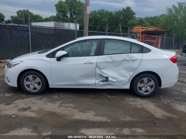 Chevrolet Cruze Ls Auto 2017 1G1BC5SM3H7153898 Image 14
