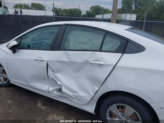 Chevrolet Cruze Ls Auto 2017 1G1BC5SM3H7153898 Image 6