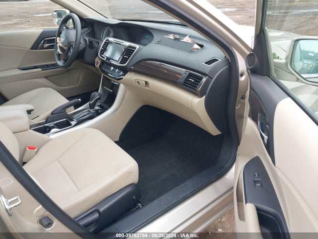 Honda ACCORD EX 2017 1HGCR2F70HA187427 Image 5