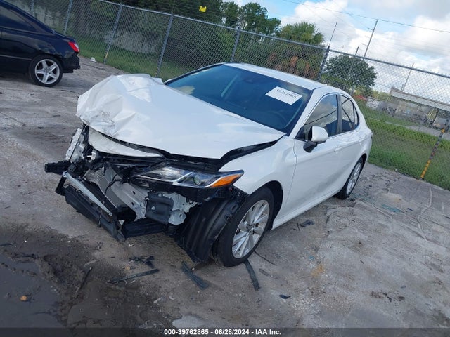 Toyota CAMRY LE 2024 4T1C11AK9RU854762 Image 2