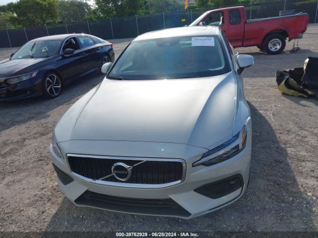 7JR102FK6MG080587 Volvo S60 T5 Momentum