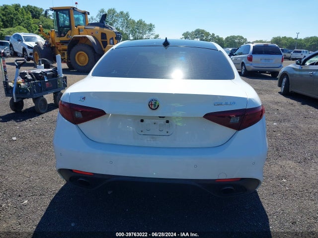 ZARFAEDN2H7536743 Alfa Romeo Giulia Awd
