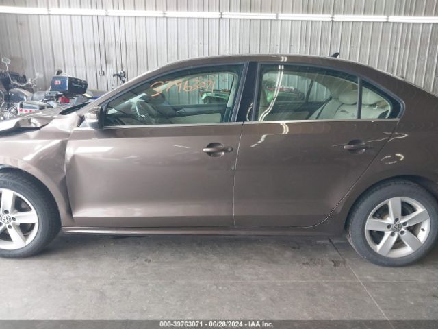 3VWLL7AJ2EM355239 Volkswagen Jetta 2.0l Tdi