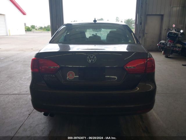 3VWLL7AJ2EM355239 Volkswagen Jetta 2.0l Tdi