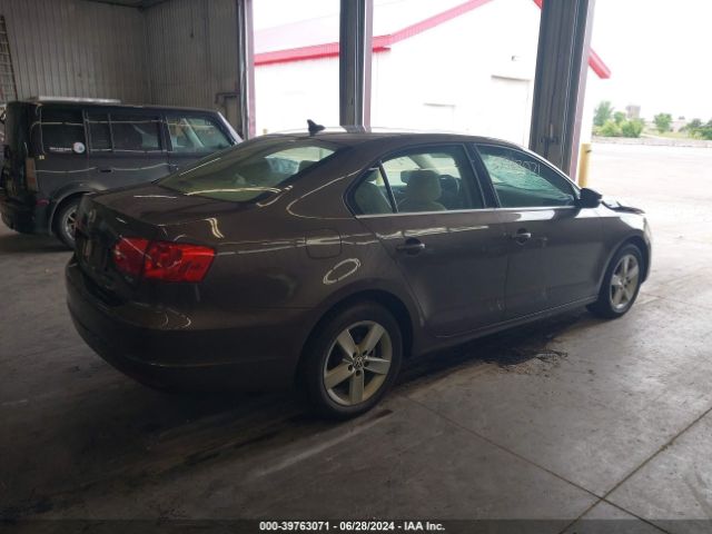 3VWLL7AJ2EM355239 Volkswagen Jetta 2.0l Tdi