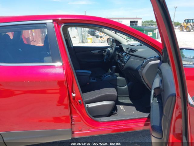 JN1BJ1CR4JW280870 Nissan Rogue Sport S