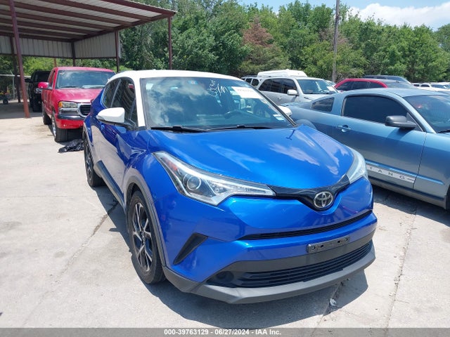 Toyota C-HR XLE 2018 NMTKHMBX2JR034876 головне зображення