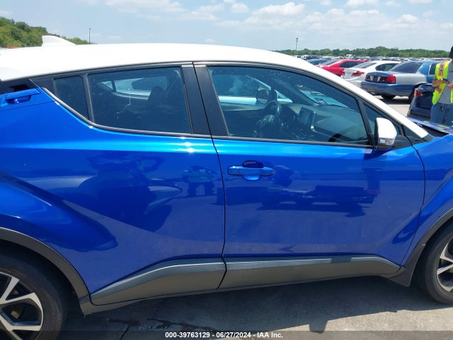 Toyota C-HR XLE 2018 NMTKHMBX2JR034876 Image 13