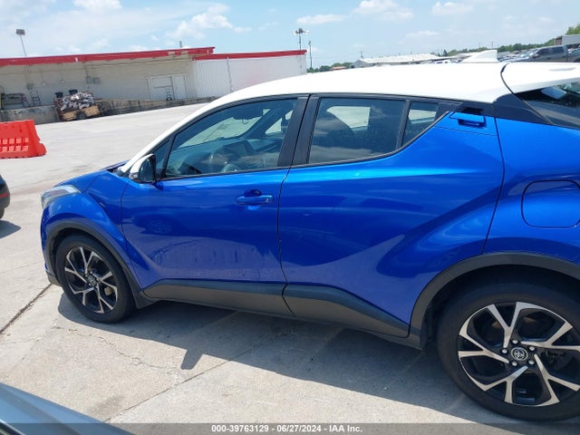 Toyota C-HR XLE 2018 NMTKHMBX2JR034876 Image 14