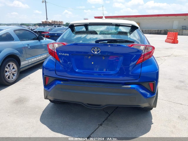 Toyota C-HR XLE 2018 NMTKHMBX2JR034876 Image 16
