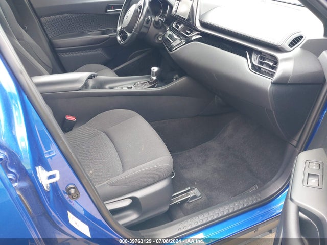 Toyota C-HR XLE 2018 NMTKHMBX2JR034876 Image 5