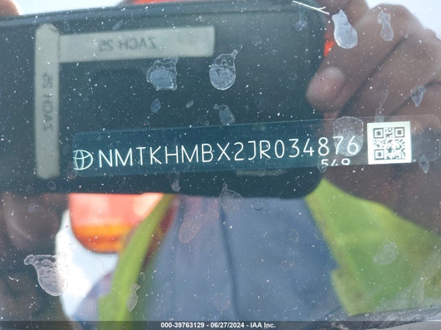 Toyota C-HR XLE 2018 NMTKHMBX2JR034876 Image 9