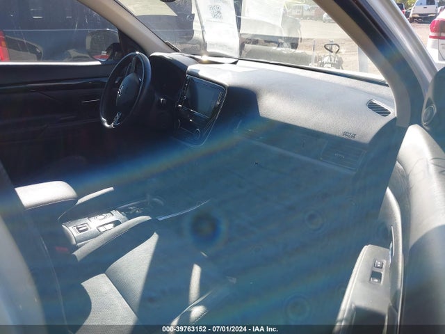 2017 MITSUBISHI OUTLANDER JA4AZ3A39HZ053415 Photo 4