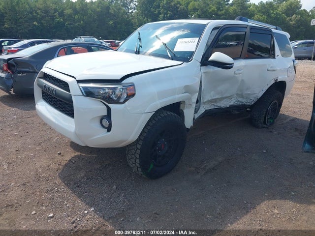 Toyota 4runner Sr5 Premium 2019 JTEBU5JR8K5631183 Image 2