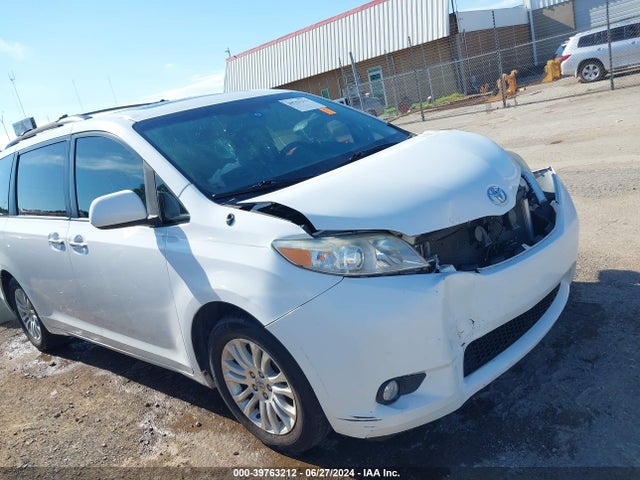 Toyota Sienna Xle V6 8 Passenger 2014 5TDYK3DC0ES428402 zdjęcie główne