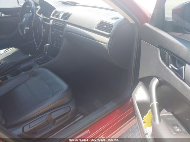 1VWAT7A38FC014424 Volkswagen Passat 1.8t Wolfsburg Edition