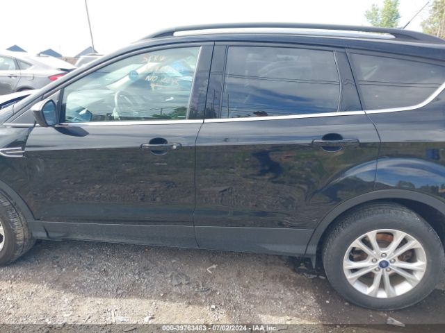 1FMCU0HD7JUC71782 Ford ESCAPE SEL