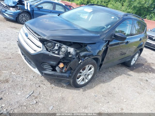 1FMCU0HD7JUC71782 Ford ESCAPE SEL