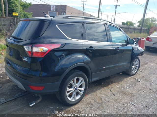 1FMCU0HD7JUC71782 Ford ESCAPE SEL