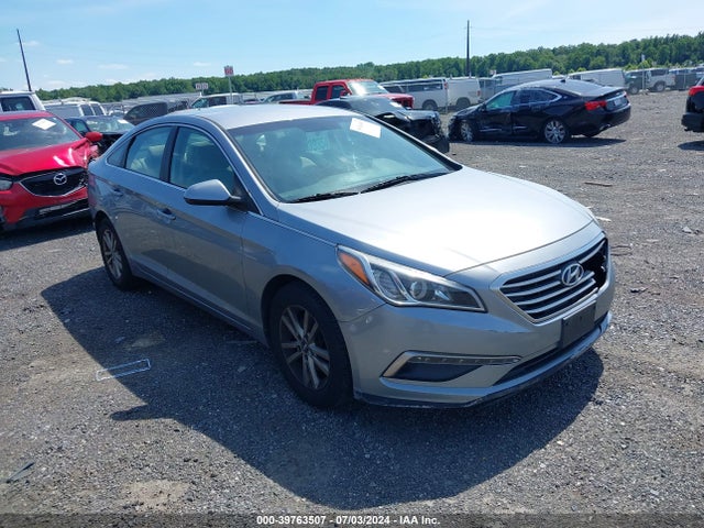 Hyundai SONATA SE 2015 5NPE24AF9FH021595 Image 1