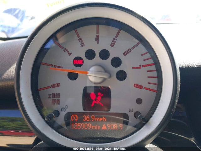 2008 MINI COOPER CLUBMAN WMWML33568TJ47206 Photo 6