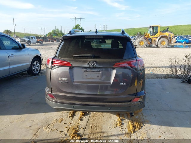 Toyota Rav4 Xle 2018 2T3WFREV7JW493139 Image 16