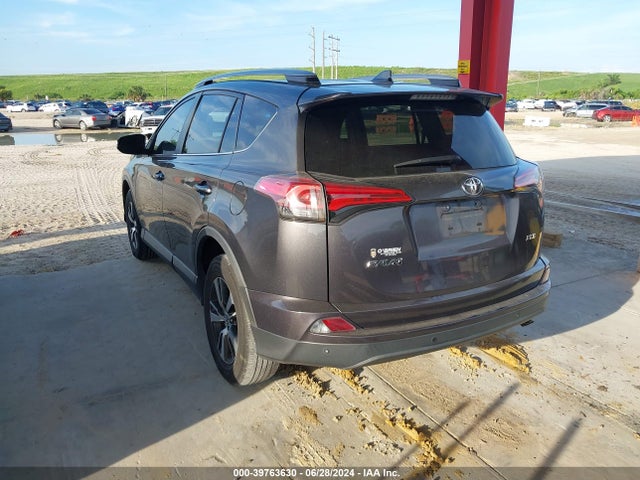 Toyota Rav4 Xle 2018 2T3WFREV7JW493139 Image 3