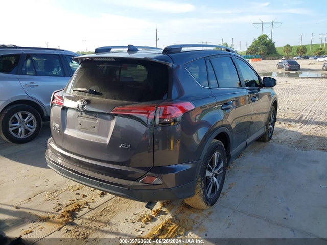 Toyota Rav4 Xle 2018 2T3WFREV7JW493139 Image 4