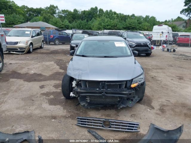 1VWAT7A39HC008506 Volkswagen Passat 1.8t S