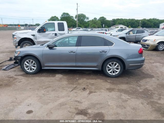 1VWAT7A39HC008506 Volkswagen Passat 1.8t S