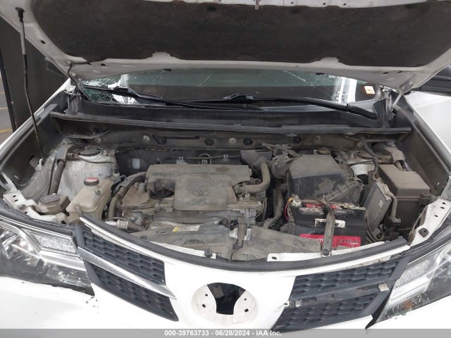 Toyota RAV4 LE 2015 JTMBFREV7FJ049215 Image 10
