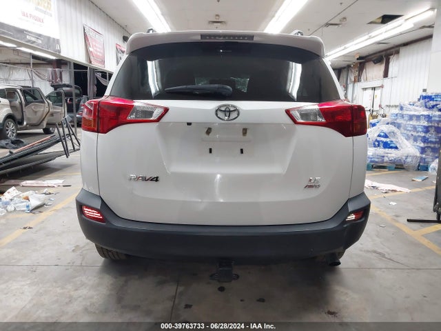 Toyota RAV4 LE 2015 JTMBFREV7FJ049215 Image 16