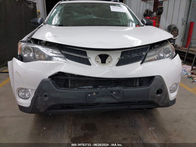 Toyota RAV4 LE 2015 JTMBFREV7FJ049215 Image 6
