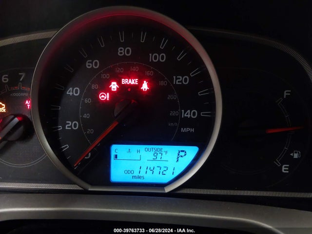 Toyota RAV4 LE 2015 JTMBFREV7FJ049215 Image 7