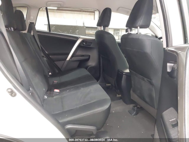 Toyota RAV4 LE 2015 JTMBFREV7FJ049215 Image 8