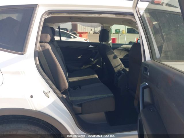 3VV1B7AX6MM002570 Volkswagen Tiguan 2.0t S