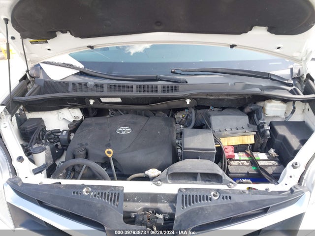Toyota Sienna Le 8 Passenger 2019 5TDKZ3DC8KS012045 Image 10