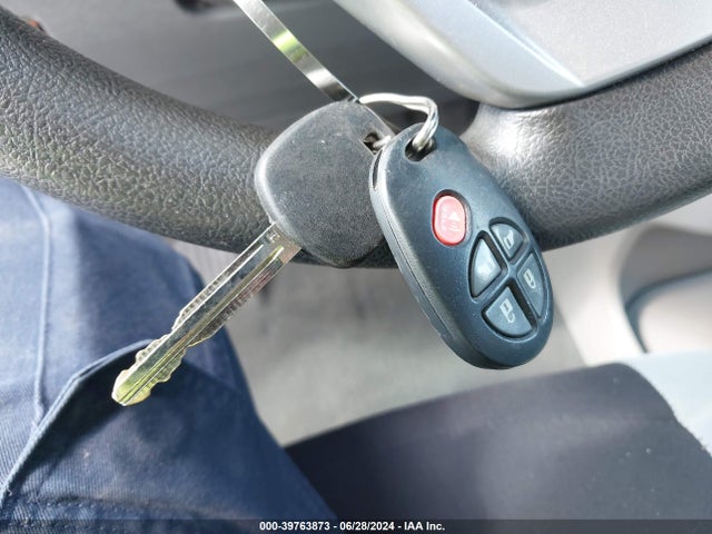 Toyota Sienna Le 8 Passenger 2019 5TDKZ3DC8KS012045 Image 11