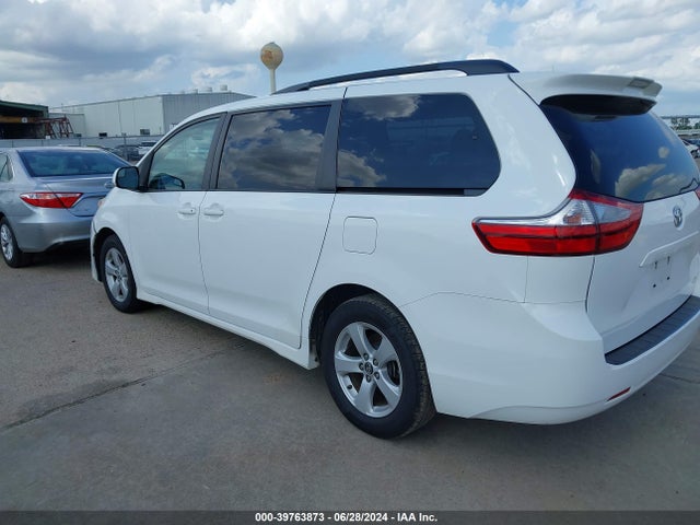 Toyota Sienna Le 8 Passenger 2019 5TDKZ3DC8KS012045 Image 3