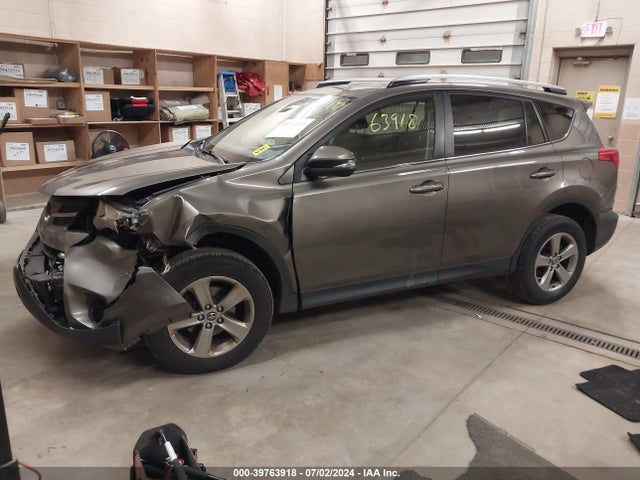 Toyota Rav4 Xle 2015 JTMRFREV7FD150848 Image 2